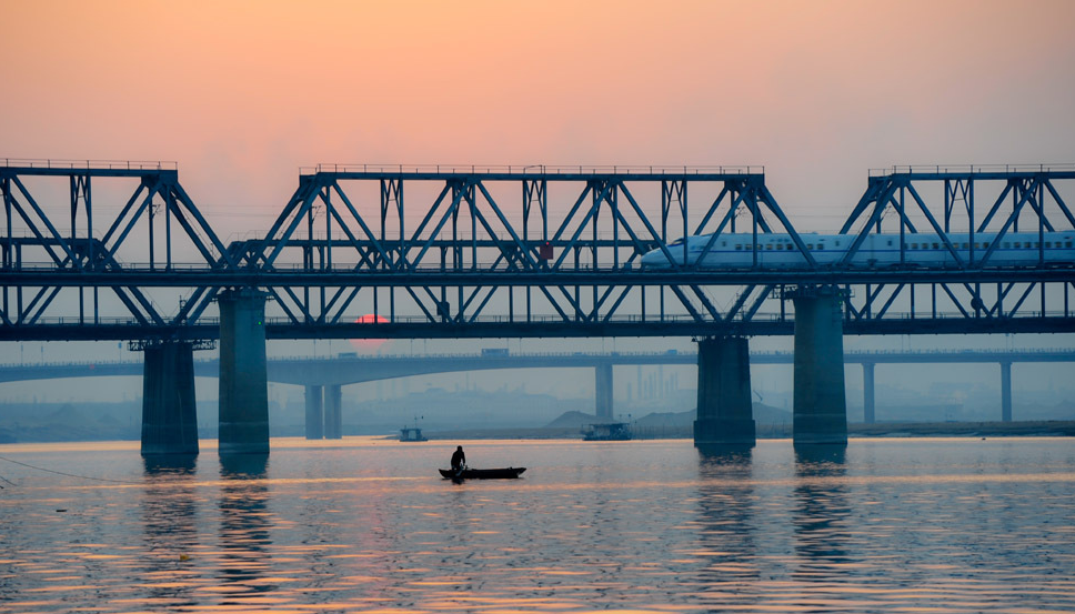 橋被風吹倒？橋梁界的珍珠港，成曆史最大笑話