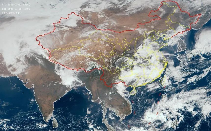 德國柏林雨後天空出現了多個“棉花糖”，裏麵有啥？科學解釋來了