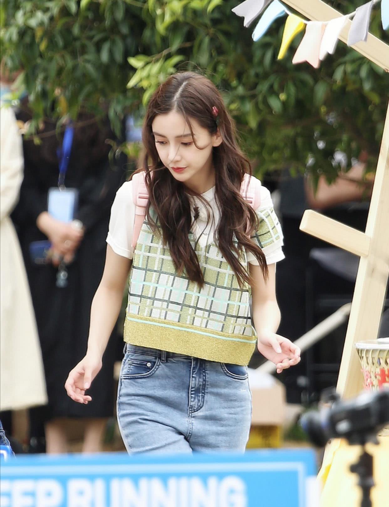 从"片酬8000万"到“无戏可拍”，离开黄晓明，baby真的啥也不是？