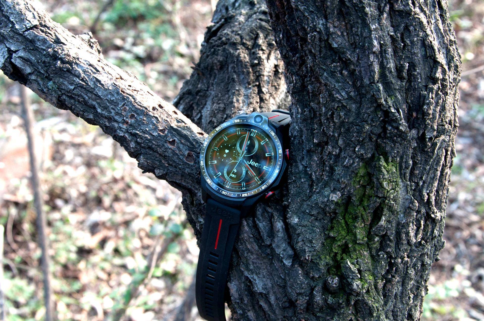 Jeep黑骑士智能手表：高清双摄独立通话，自带64G超大空间