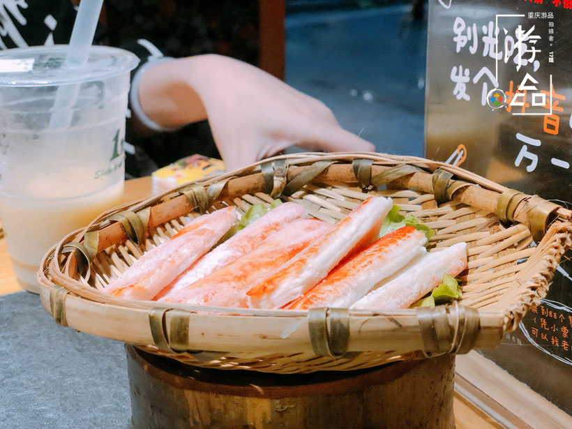 吃在重庆北仓，辣晕人的洋马儿火锅，麻辣牛肉码了6种辣椒