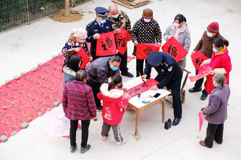 写春联 送祝福（组图）