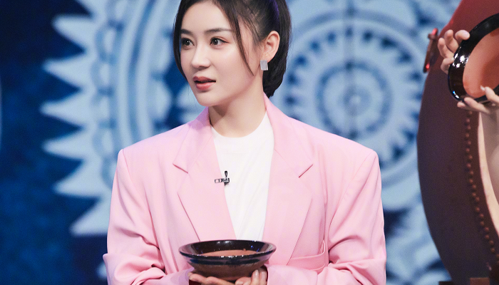 从何炅被嘲讽，到袁姗姗被攻击，真的都是艺人的问题吗