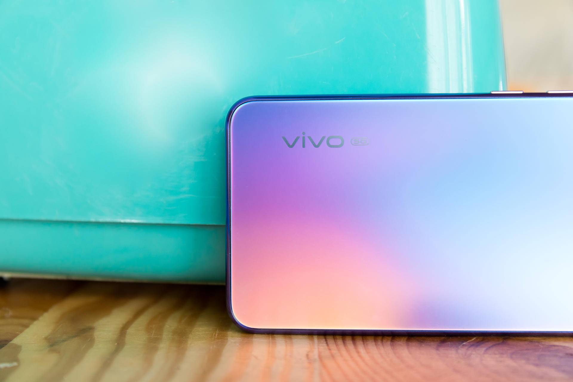 年轻人自拍首选！vivo S7正式开售，全新潮流配色引人瞩目