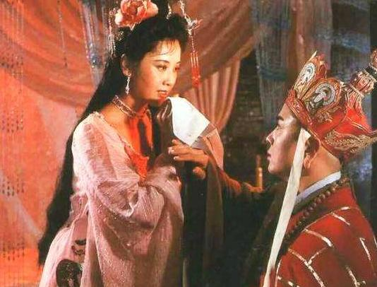 女儿国国王朱琳，苦等唐僧20多年，如今68岁的她高龄再婚无一子