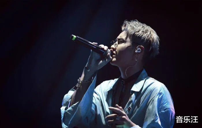 像肖战这样的存在，我们一般称呼他为“行业入