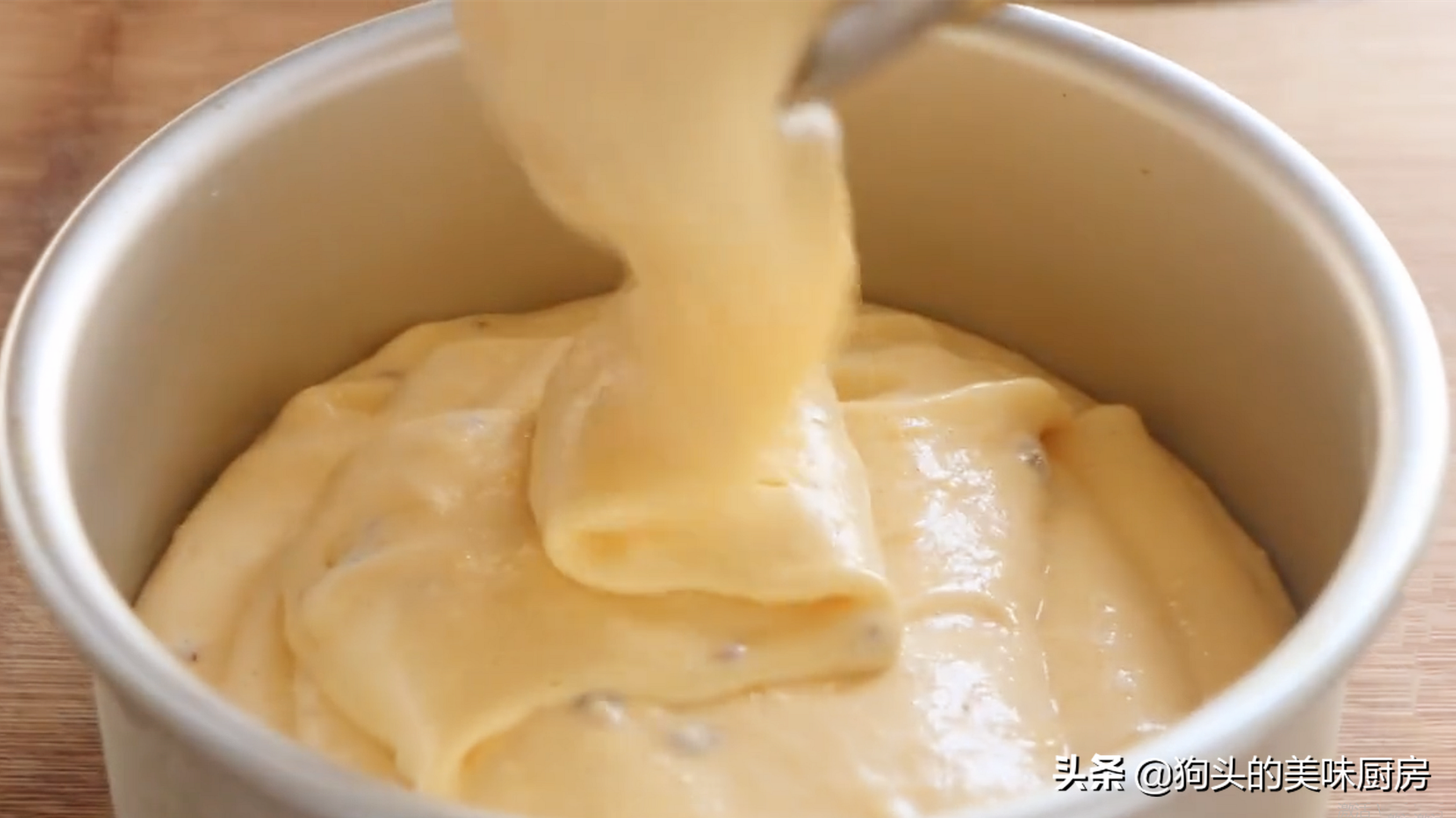 教你1碗麵粉4個雞蛋做蛋糕，不用烤箱不用電飯煲，新手一次成功