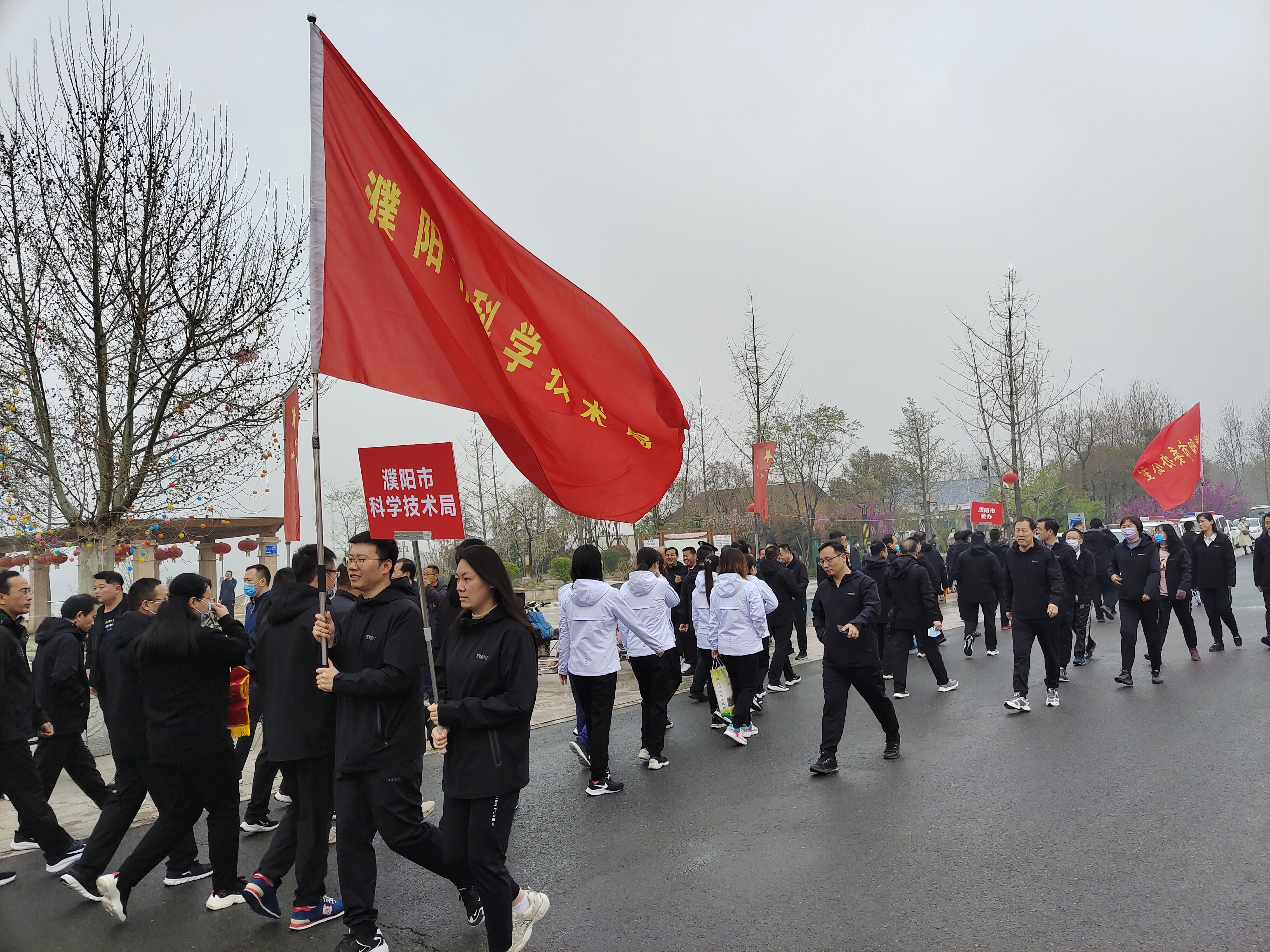 市科技局积极参加我市第四届迎春健跑活动
