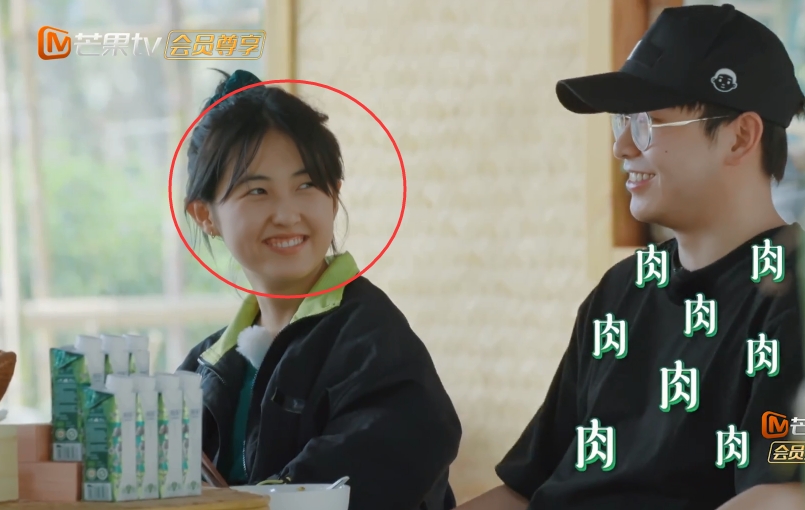 有一种“有钱妹妹”叫张子枫！承包彭昱畅所有