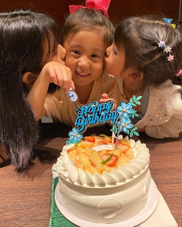 賈靜雯與長女開心合影似姐妹，15歲梧桐妹變美少女，身材超標致