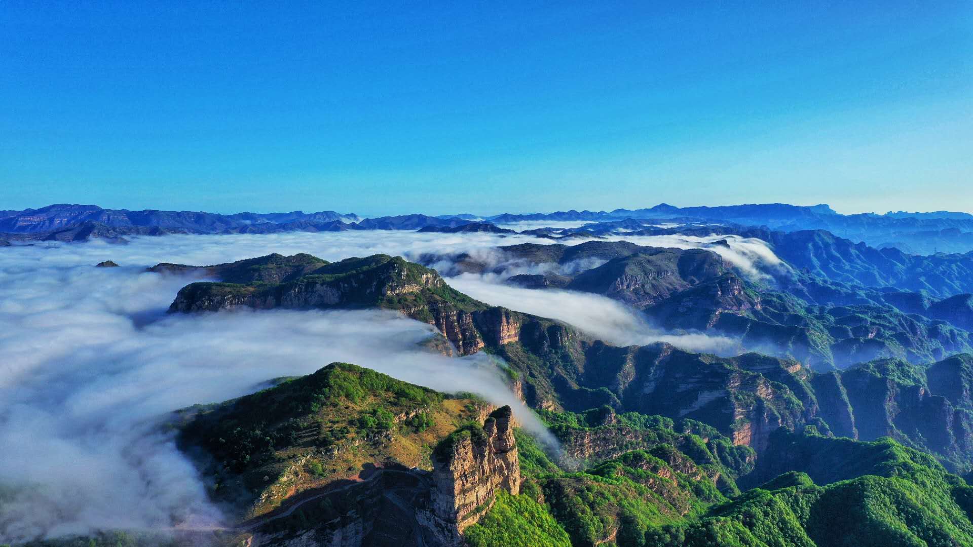 小长假还没计划？自驾太行深处周公山88道拐，云海日出，还免门票