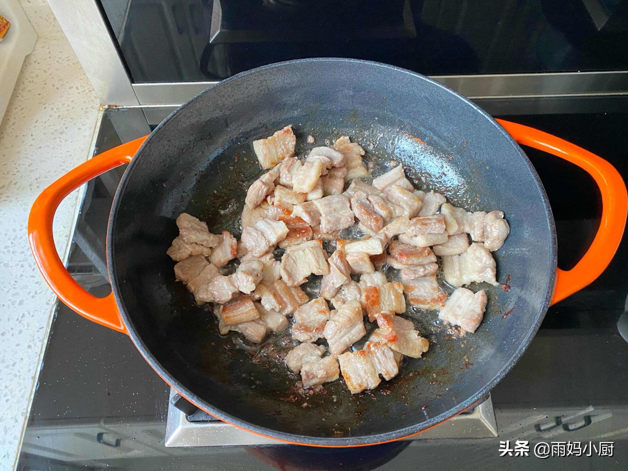 元旦团圆必做的炖菜，鲜香入味的五花肉炖鹌鹑蛋，美味滋补超下饭