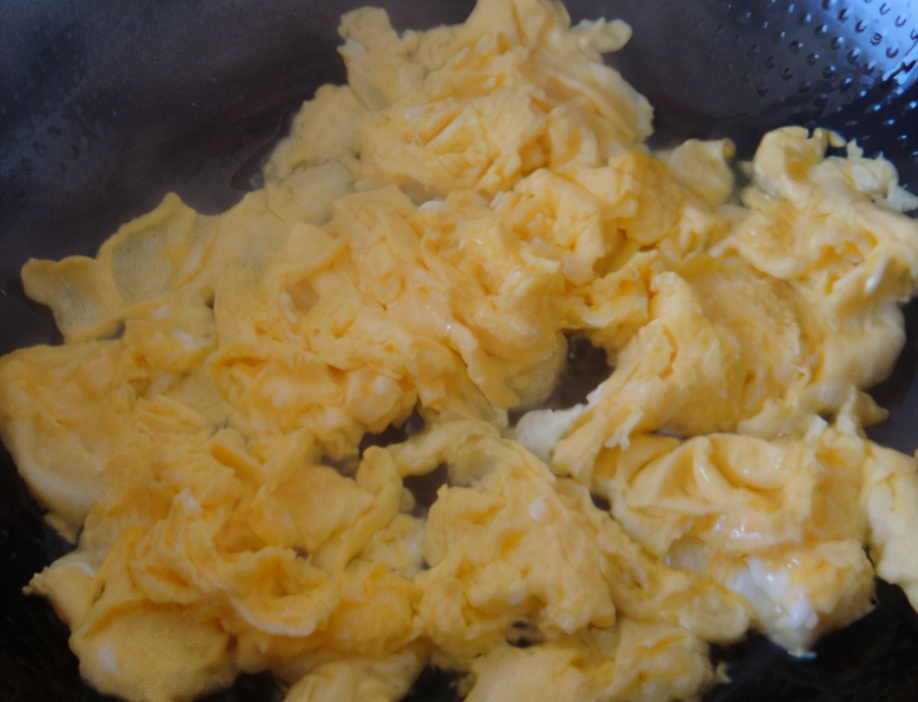 图片[4]-莴笋炒鸡蛋的做法步骤图 润肠通便还促生长-起舞食谱网