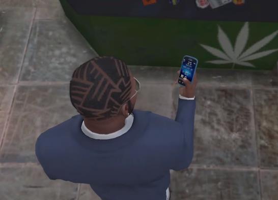《GTA5》中三位主角都使用什么牌子的手机？与现实真实品牌对标