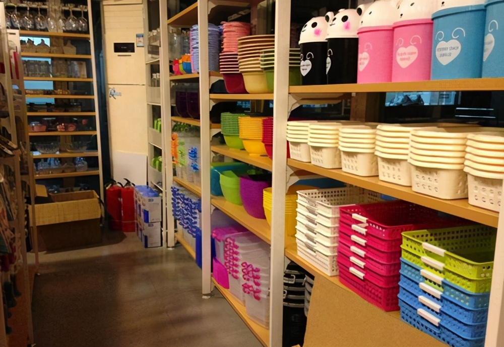 名创优品下周挂牌纽交所，精品十元店，想用升维战淘宝