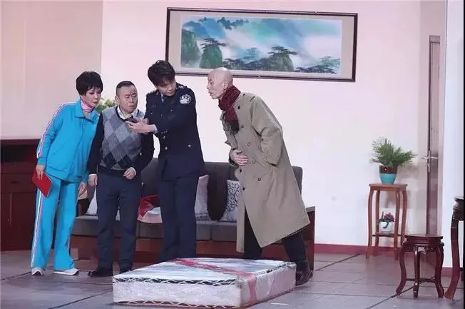 “靳东骗局”背后,是多少女人被嫌弃的一生