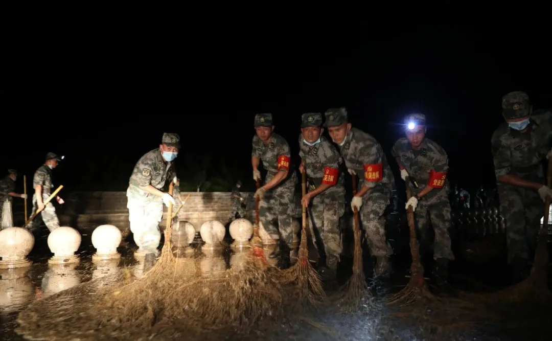 八一建军节，向可敬可爱的中国军人致敬