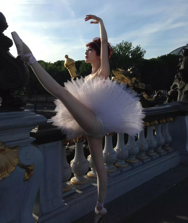 “孔雀公主”金巧巧，挤走范冰冰成博纳老板娘的上位史