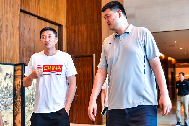 球迷眼中杜锋4大错误，直言杜锋不配当中国男篮