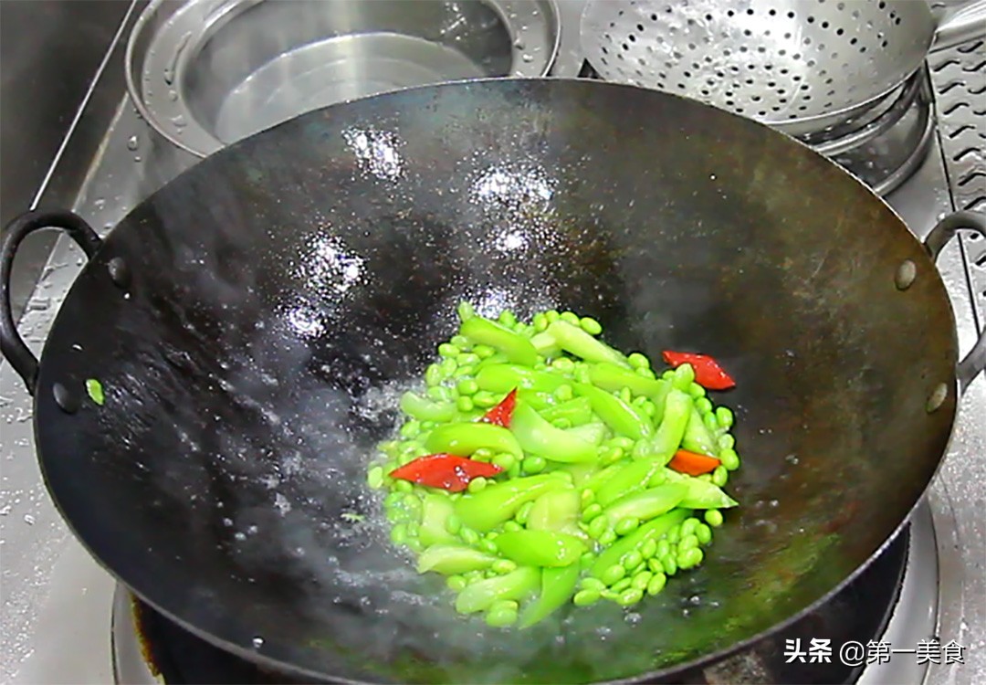 图片[7]-把丝瓜和毛豆一起烧 原来这么好吃 清脆爽口 汤汁鲜美又营养-起舞食谱网