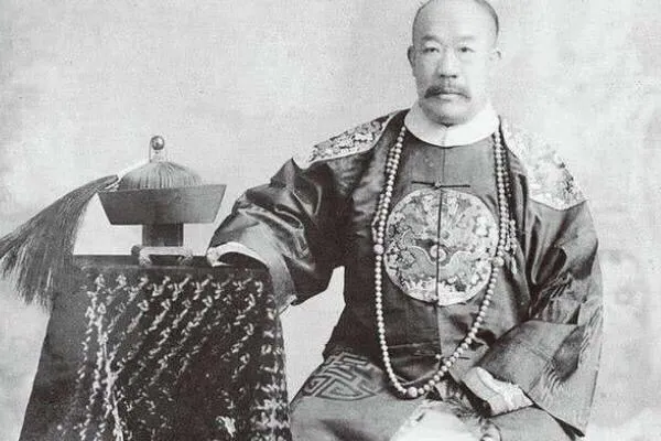 他是镇国将军，将38个孩子送往国外后，却叮嘱不