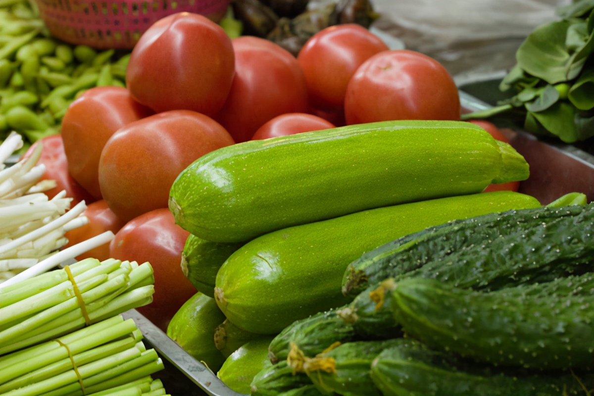 肚子經常傳來咕咕的響聲，放屁也多，和什麼原因有關？ 如何調理？