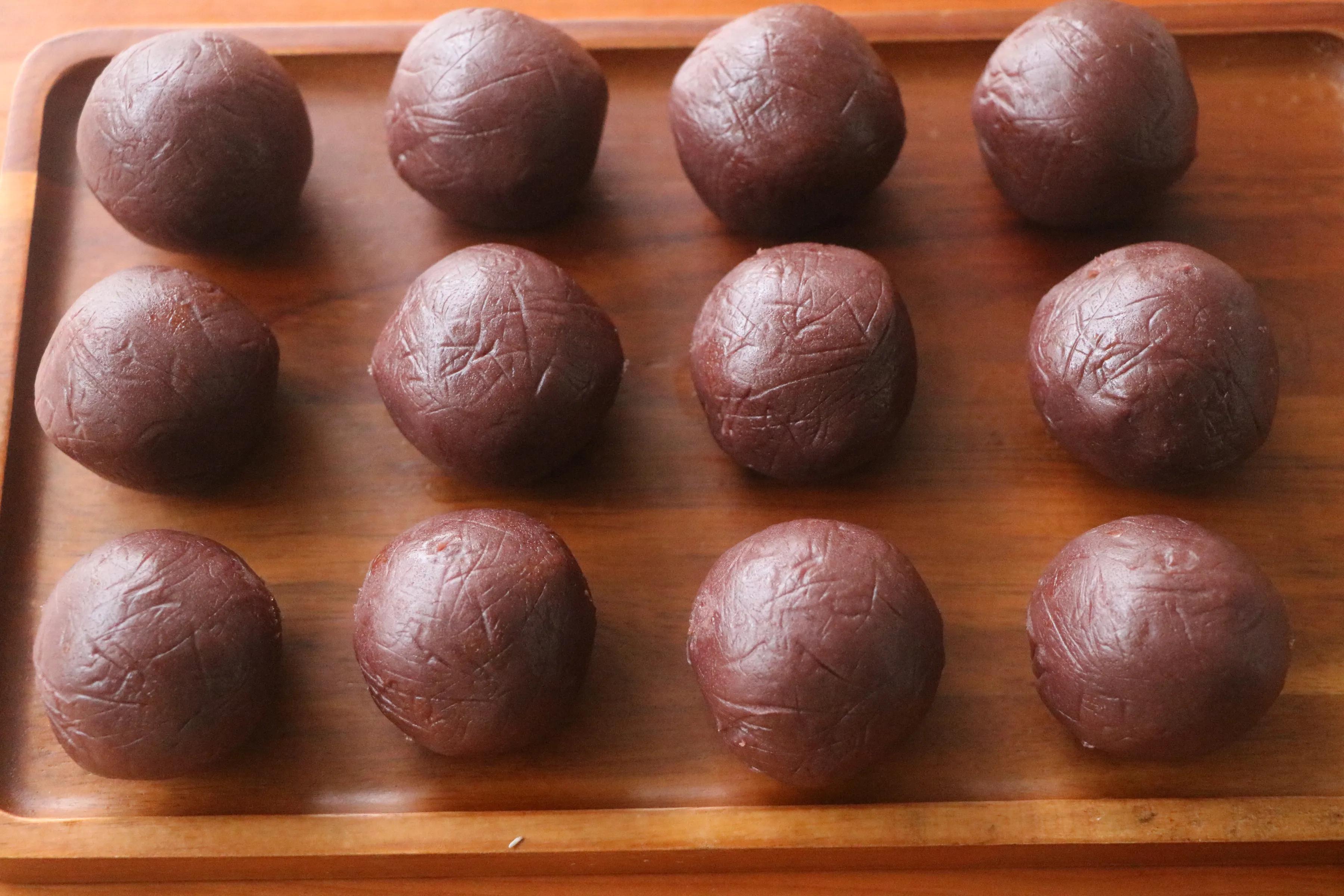 豪华版拉丝蛋黄酥，咬一口根本停不下来，教你不破酥不爆口的技巧