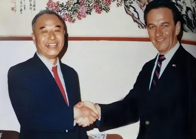 1965年，中美在海南空战17分钟，我军一弹未发，为何美军死伤惨重