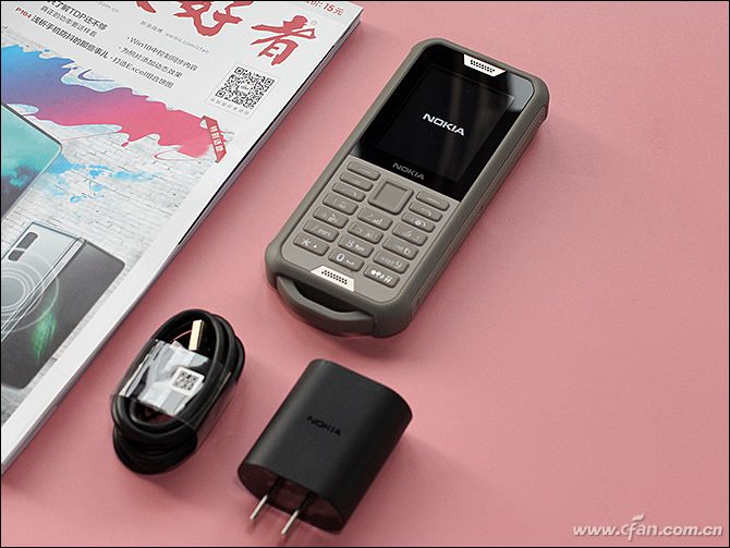 核桃看了很“心颤”Nokia 800三防手机评测图赏