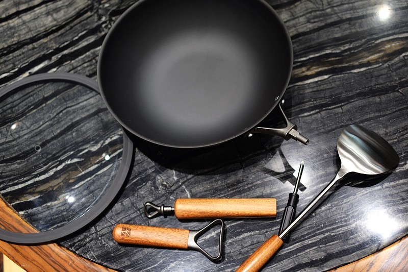 复刻千年传承的铁器 三禾窒氮轻铁锅