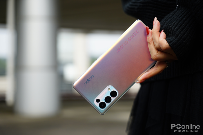 想买5G旗舰却囊中羞涩？这些轻旗舰机型一个顶俩