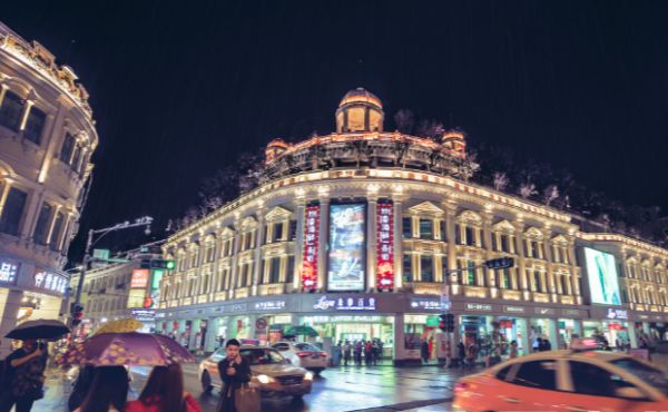 福建厦门：四线工资、一线房价的城市，当地人