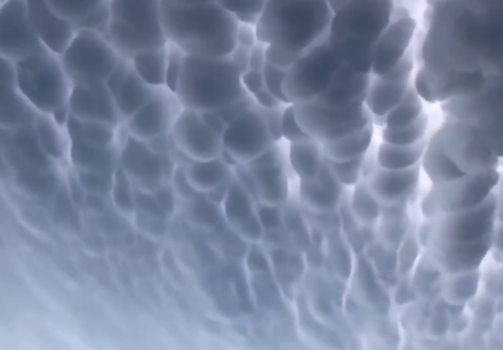 河北出现罕见的“乳状云”，是如何形成的？