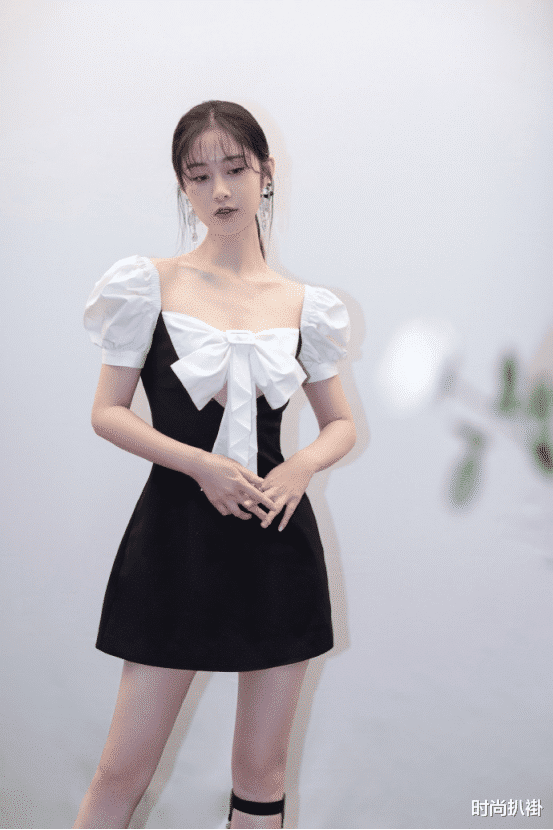 梁田职场裙装新时尚太攻了！轻松玩转简洁颜色