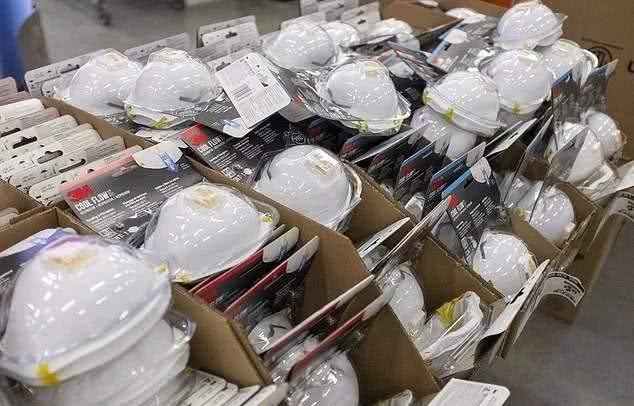 美国突破十万 登顶世界第一 物资紧缺紧急向国际