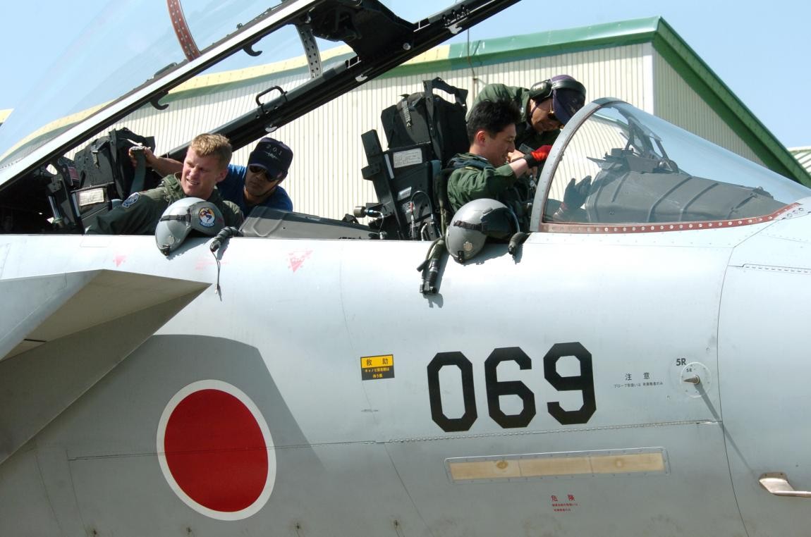 4國11艦東海叫板，解放軍戰機連續出動，日本航空自衛隊成驚弓之鳥，F15升空警戒