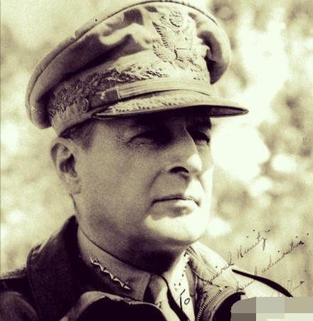 美军二战太平洋战场两位战区司令官，尼米兹和