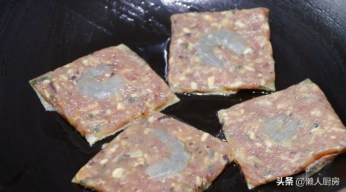 這是香煎豆腐皮蝦餅，鹹香可口，其它做法靠邊站