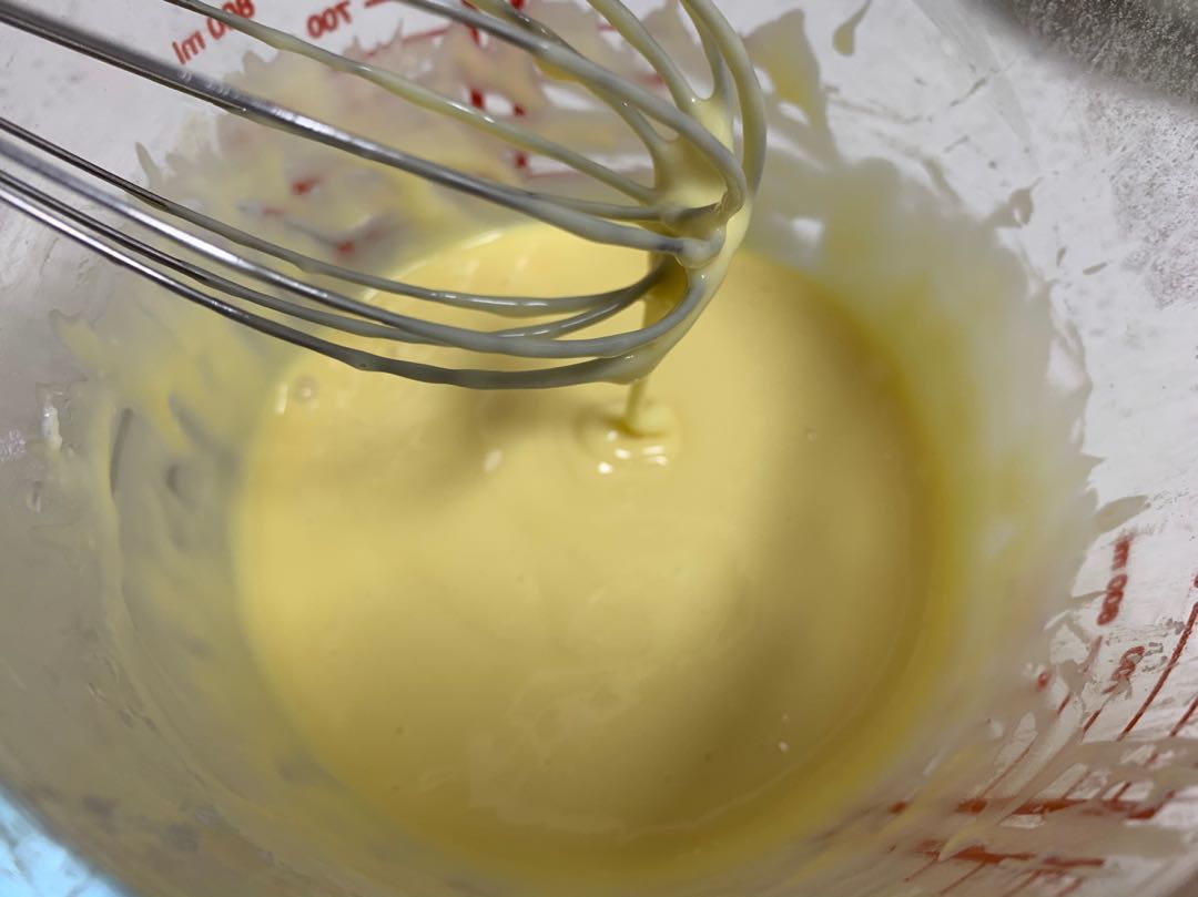 愛吃蛋糕不用買，教你在家自己做，口感細膩嫩滑，吃上一口超滿足