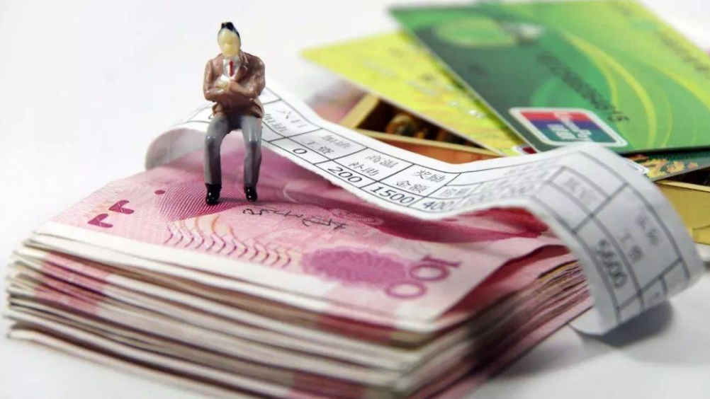 发工资就“转移”？银行内部人员表示，对储户影响很大