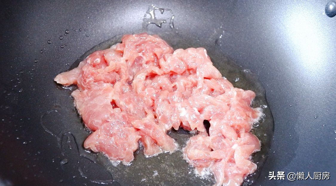 這是快手家常菜絲瓜炒肉片，豬肉這樣上漿，吃著嫩滑