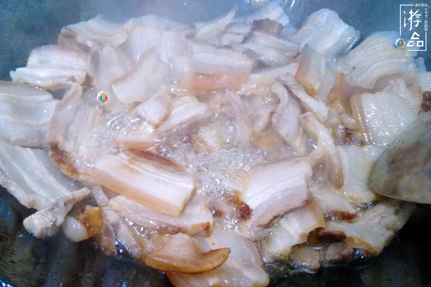 回锅肉该怎么做？外地游客不要辣椒，与厨师发生争执，还报了警