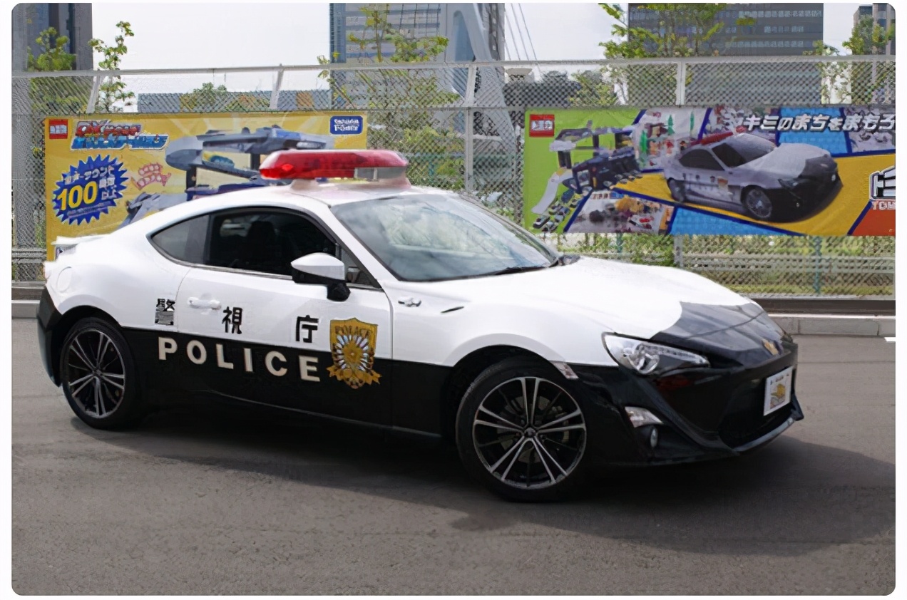 日本警车型号都在这了，丰田本田马自达，全是