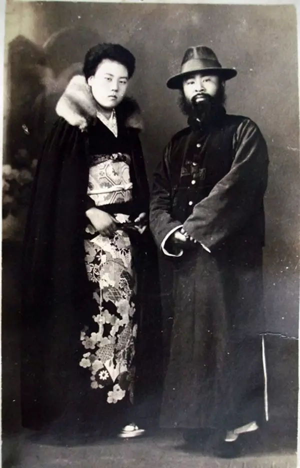 张大千：一妻三妾2个情人2个知己50岁娶女儿同学