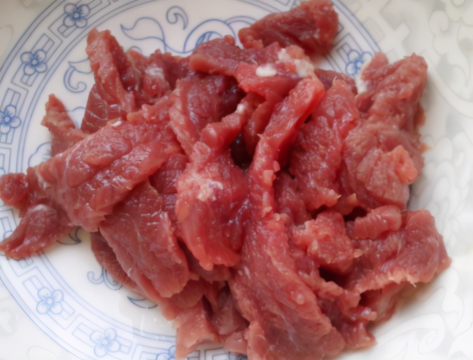 图片[2]-泡椒牛肉的做法步骤图 牛肉不干不柴特鲜嫩-起舞食谱网