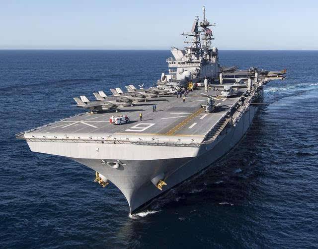 比航母还大的075两栖攻击舰，需要配备垂直起降战斗机吗？