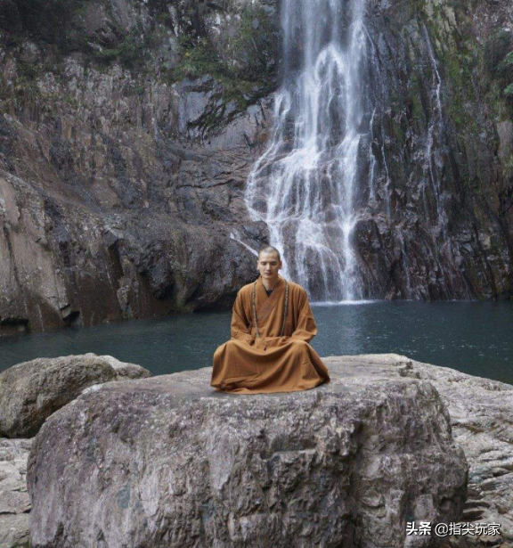 他是中国最帅和尚，富婆送400万法拉利不为所动