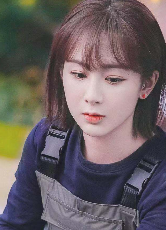 任嘉伦《秋蝉》出镜少，沦为捧新人的工具？配