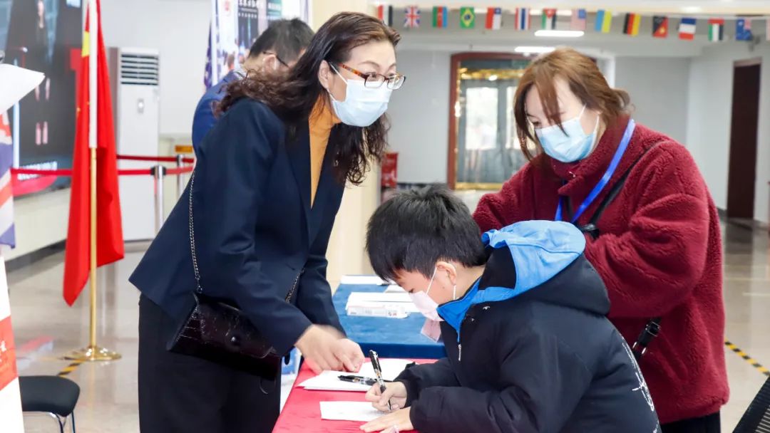 北京东方红学校开放日场面火爆，凭啥值得家长如此信赖？