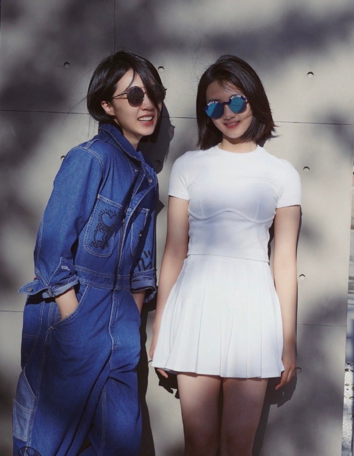 小S调侃女儿撞脸体操运动员，爆炸头无辜脸，幽默称运动员是儿子